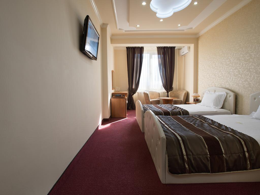 Zornica Hotel Kazanlak Kültér fotó