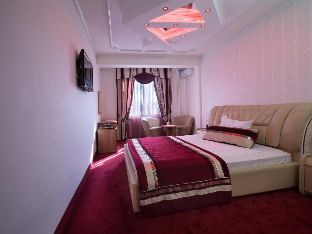 Zornica Hotel Kazanlak Kültér fotó