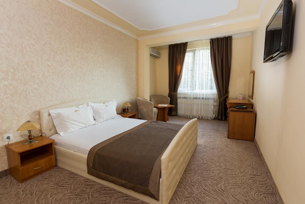 Zornica Hotel Kazanlak Kültér fotó