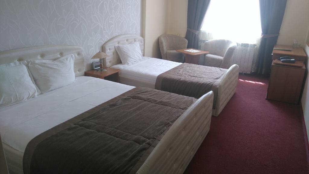 Zornica Hotel Kazanlak Kültér fotó
