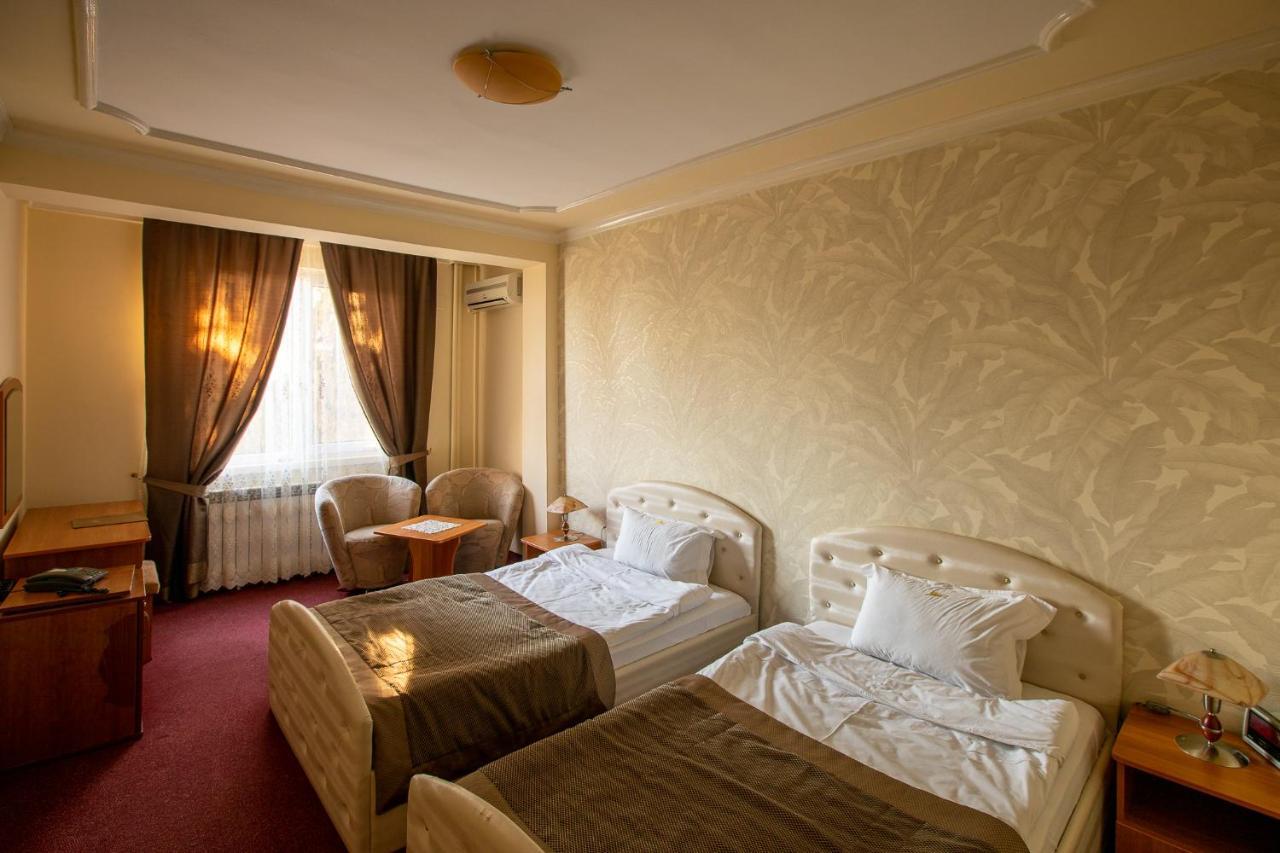 Zornica Hotel Kazanlak Kültér fotó